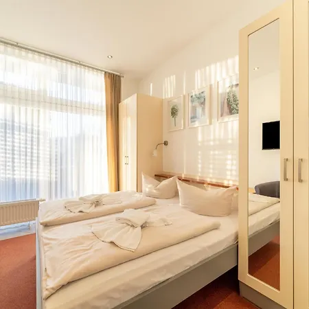 Apartment Elegant Eingerichtete Granzow